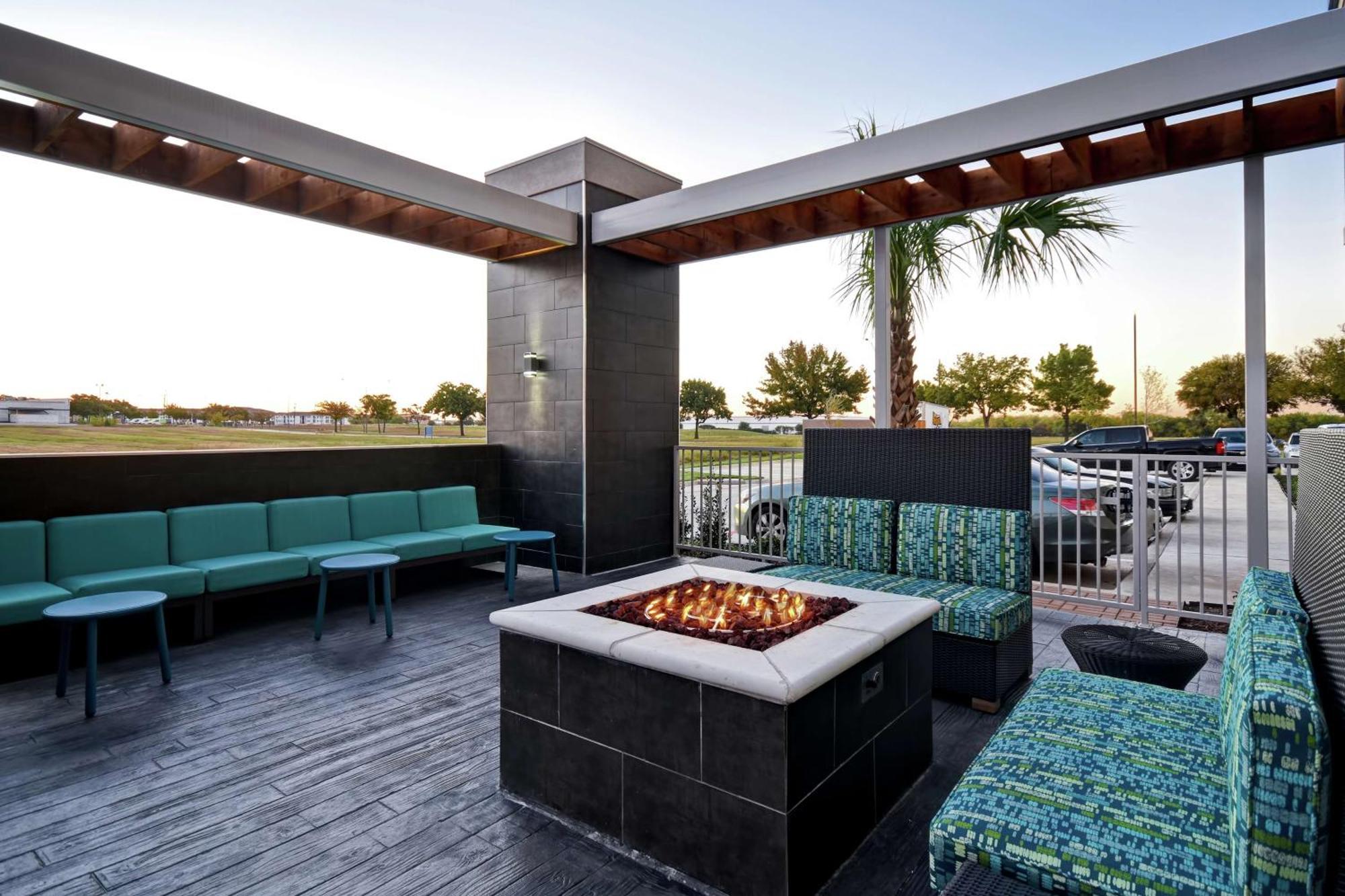 Home2 Suites By Hilton Fort Worth Fossil Creek Экстерьер фото